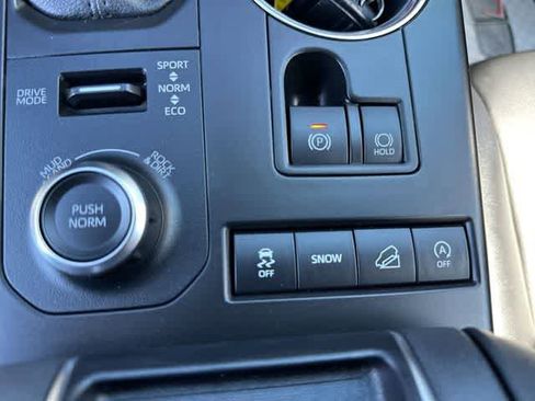 Used 2021 Toyota Highlander XSE image 11