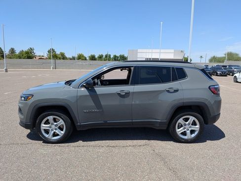Used 2023 Jeep Compass Latitude AWD/4WD image 5