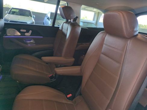 Used 2024 Mercedes-Benz GLS 580 4MATIC image 19