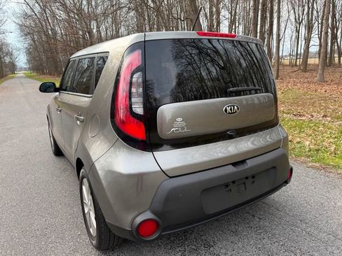 Used 2016 Kia Soul w/ Convenience Package image 3