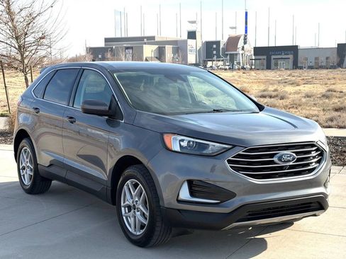 Used 2024 Ford Edge SEL image 3