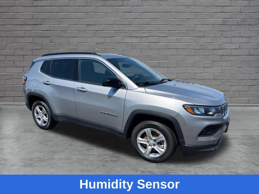 Used 2023 Jeep Compass Latitude w/ Convenience Group AWD/4WD image 8