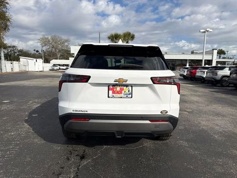 New 2026 Chevrolet Equinox LT FWD image 10
