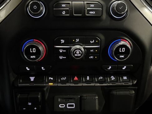 Used 2022 Chevrolet Silverado 2500 LT w/ Texas Edition AWD/4WD image 36