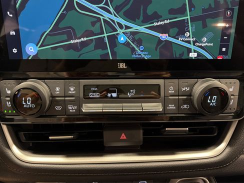 Used 2025 Toyota Grand Highlander AWD image 41
