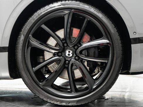Used 2024 Bentley Continental GT V8 image 11