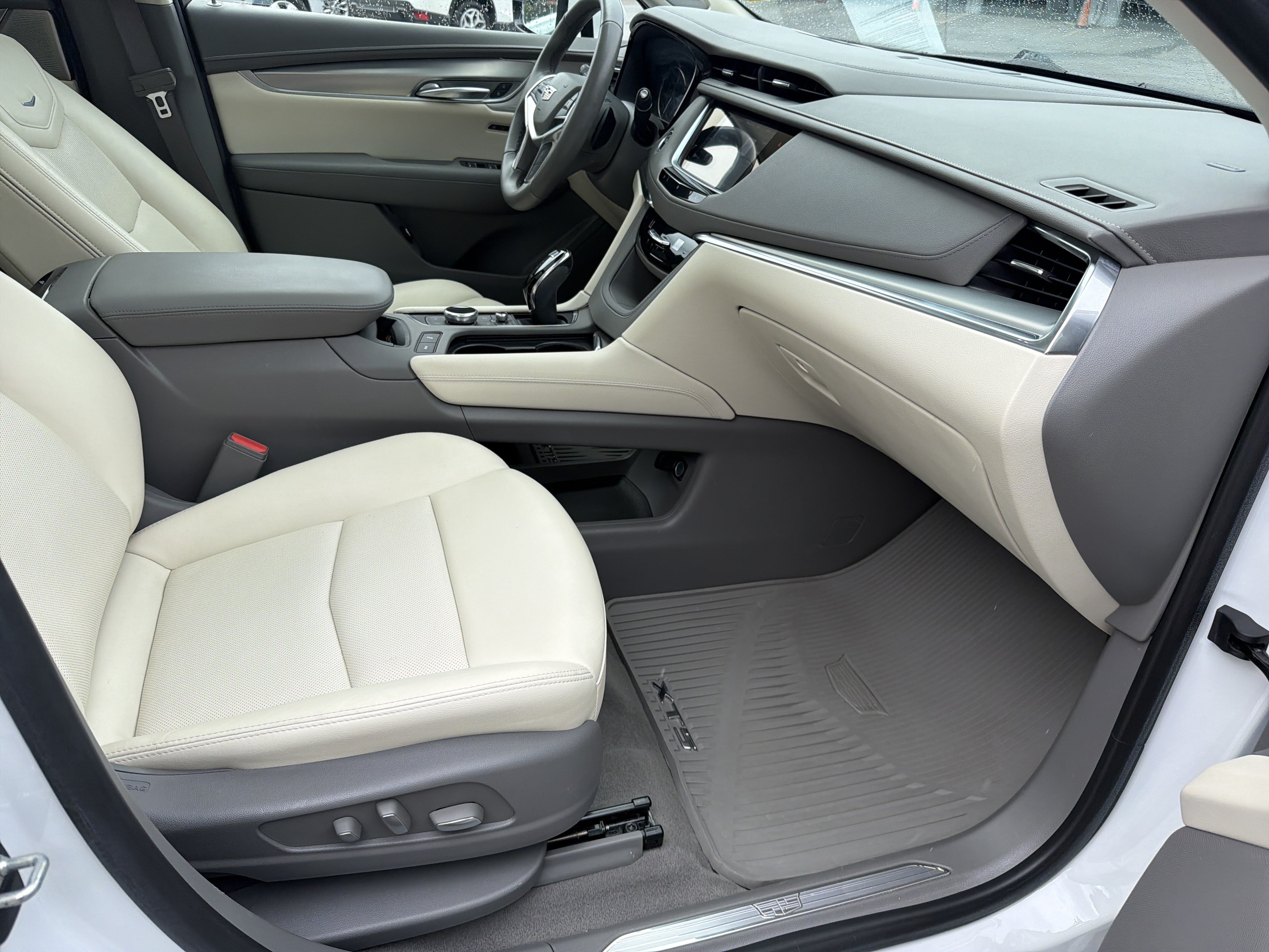 Used 2021 Cadillac XT5 Premium Luxury FWD image 14