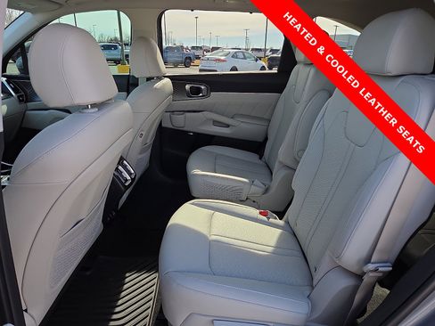 Used 2023 Kia Sorento SX Prestige image 11