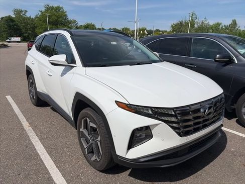 Certified 2023 Hyundai Tucson Limited AWD/4WD image 3