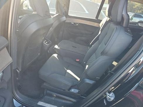 Used 2025 Volvo XC90 B5 Plus image 9