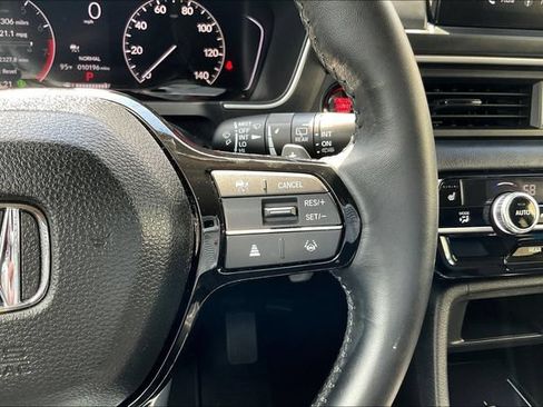 Used 2025 Honda Pilot EX-L image 14