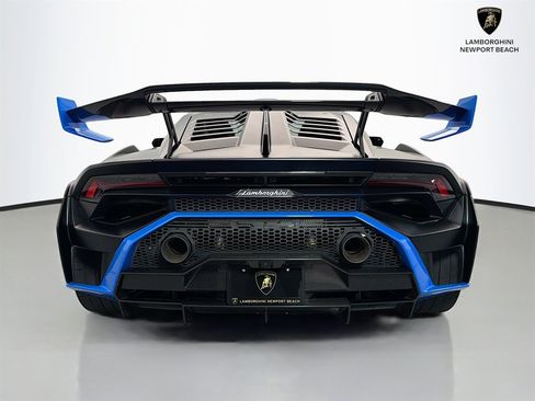 Used 2024 Lamborghini Huracan STO RWD image 6