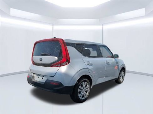 Used 2020 Kia Soul LX FWD image 4