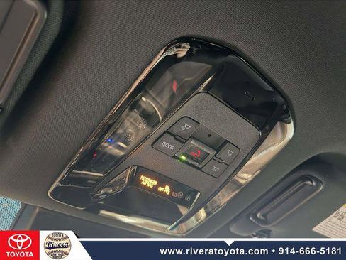 Certified 2024 Toyota Venza XLE AWD/4WD image 26