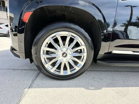 Certified 2021 Cadillac Escalade Premium Luxury RWD image 18