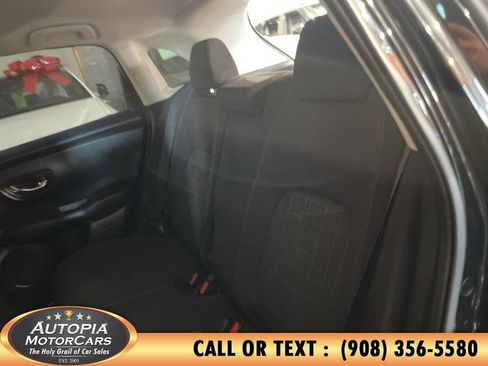 Used 2025 Honda HR-V LX image 16