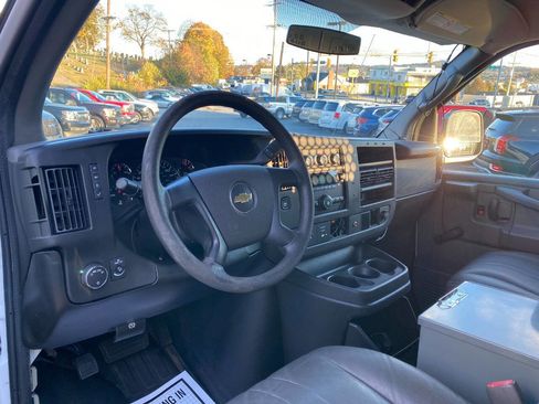 Used 2012 Chevrolet Express 2500 image 10