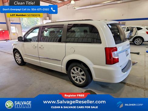Used 2013 Chrysler Town & Country Touring FWD image 3