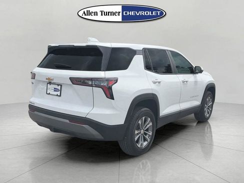 New 2026 Chevrolet Equinox LT w/ Convenience Package II FWD image 4