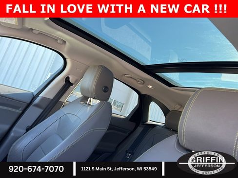 Used 2017 Jaguar F-PACE R-Sport image 26