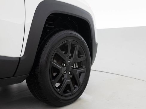 Used 2018 Jeep Renegade Altitude w/ UConnect 8.4 Nav Group AWD/4WD image 18