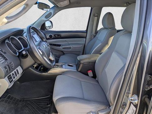 Used 2015 Toyota Tacoma PreRunner image 16