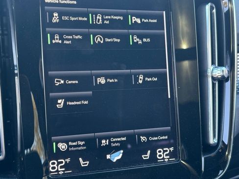 Certified 2022 Volvo XC40 T5 R-Design w/ Advanced Package image 25