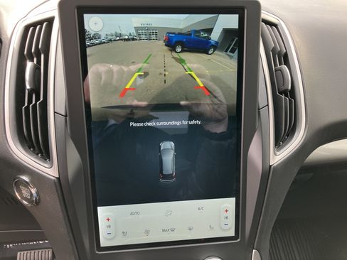 Used 2024 Ford Edge SEL w/ Convenience Package image 11