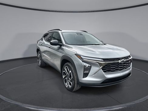 New 2026 Chevrolet Trax RS w/ Driver Confidence Package FWD image 2