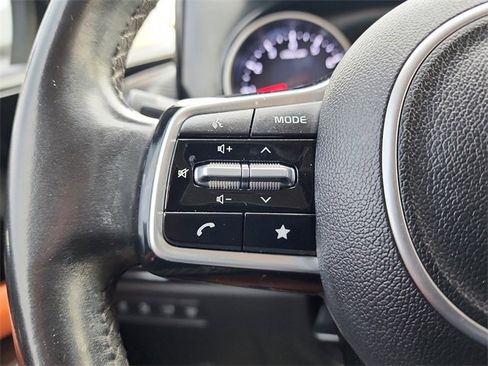 Used 2022 Kia Carnival SX image 29