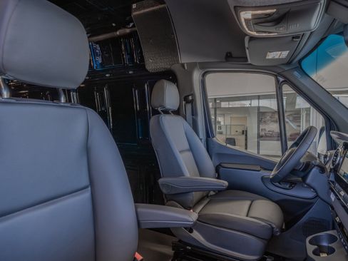 New 2026 Mercedes-Benz Sprinter 2500 image 29