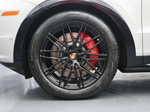 New 2026 Porsche Cayenne GTS AWD/4WD image 5
