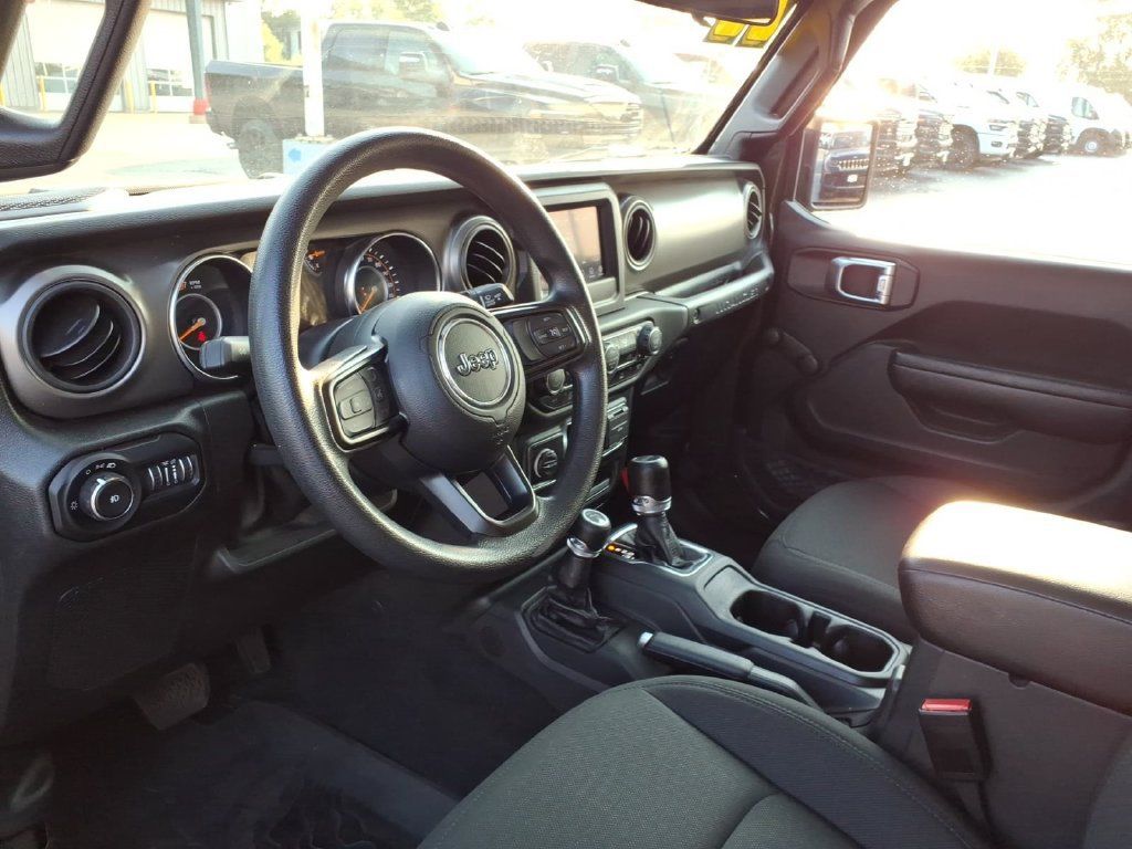 Used 2022 Jeep Wrangler Unlimited Sport AWD/4WD image 7