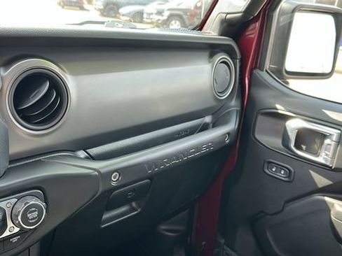 Used 2021 Jeep Wrangler Unlimited Sport image 19