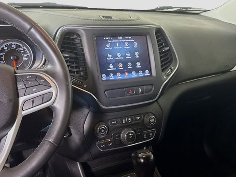 Used 2022 Jeep Cherokee Latitude AWD/4WD image 18
