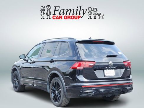 Used 2022 Volkswagen Tiguan SE R-Line image 3