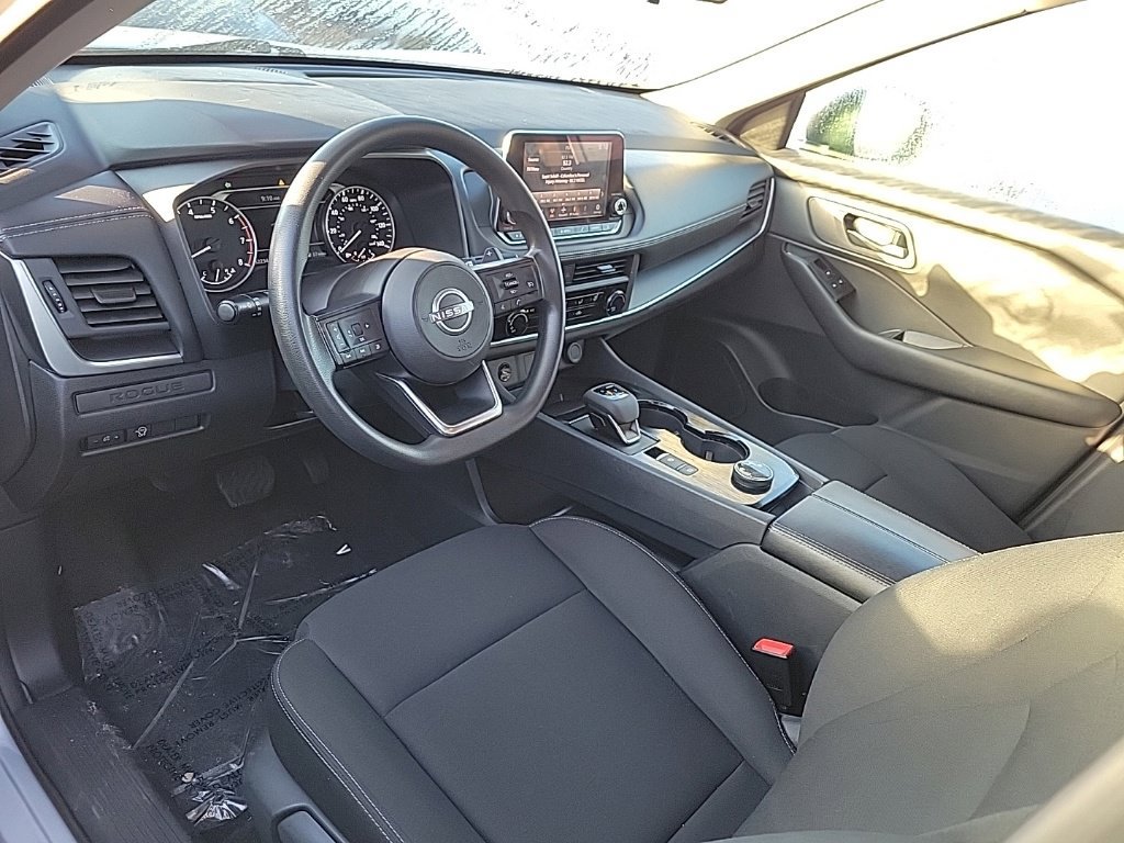 Used 2024 Nissan Rogue S AWD/4WD image 7