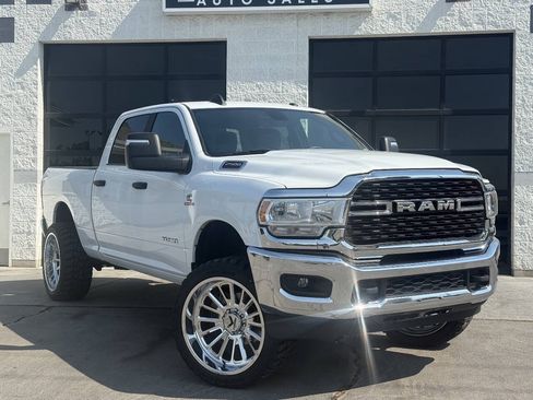 Used 2023 RAM 2500 Big Horn w/ Cold Weather Group AWD/4WD image 2