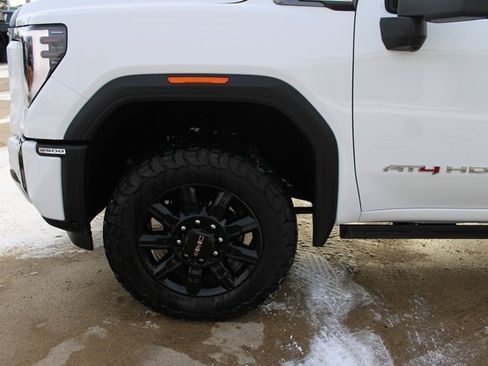 Used 2025 GMC Sierra 2500 AT4 w/ AT4 Premium Plus Package image 7