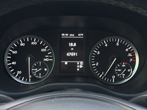 Used 2018 Mercedes-Benz Metris Passenger image 21