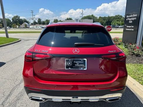 Used 2026 Mercedes-Benz GLC 300 4MATIC image 4