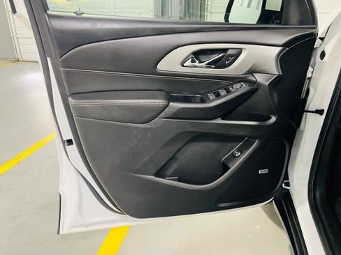 Used 2020 Chevrolet Traverse LT w/ LT Premium Package FWD image 27