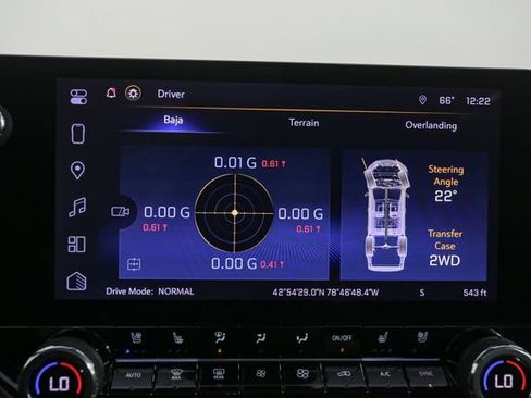 Used 2024 Chevrolet Colorado Z71 w/ Z71 Convenience Package 2 image 23