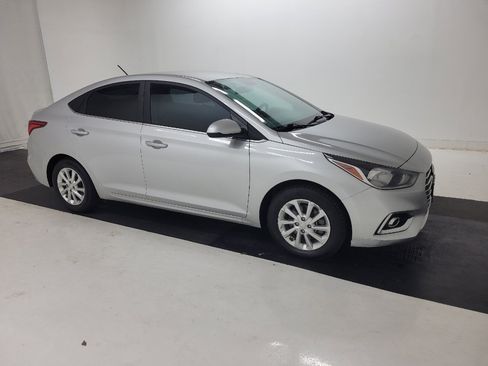Used 2022 Hyundai Accent SEL FWD image 11
