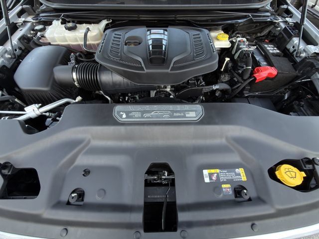 Used 2023 Jeep Wagoneer 4WD image 33