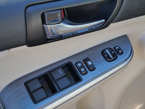 Used 2012 Toyota Camry XLE image 19