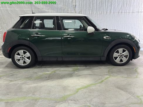 Used 2017 MINI Cooper 4-Door Hardtop image 14