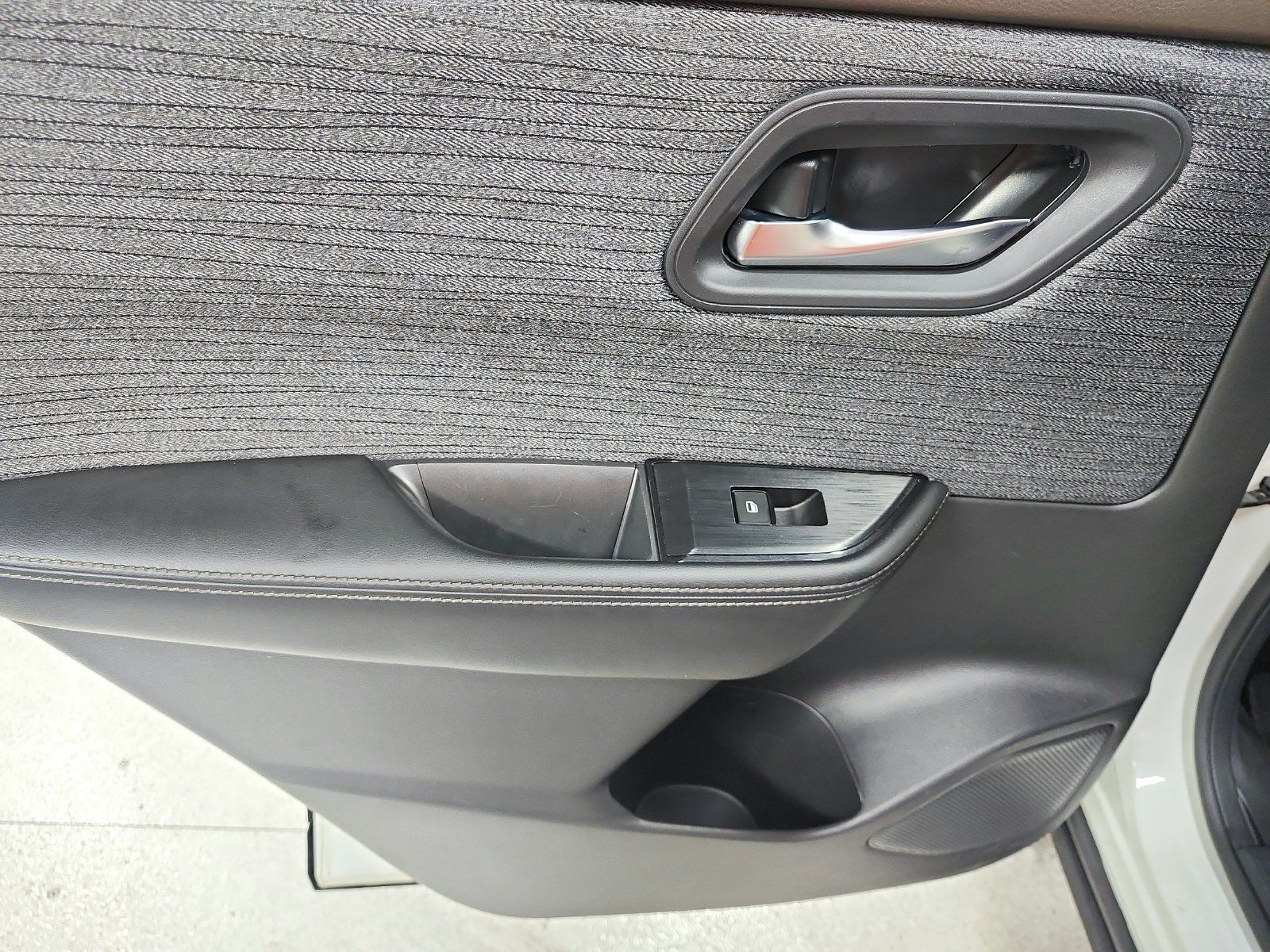 Used 2023 Nissan Rogue SV FWD image 37