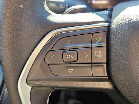 Used 2024 Jeep Grand Cherokee Laredo w/ Trailer Tow Package image 12