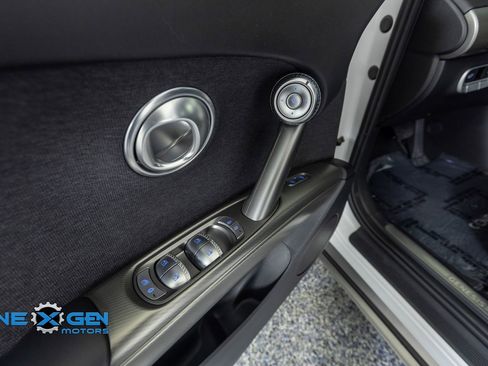 Used 2025 Genesis GV60 Advanced AWD/4WD image 12